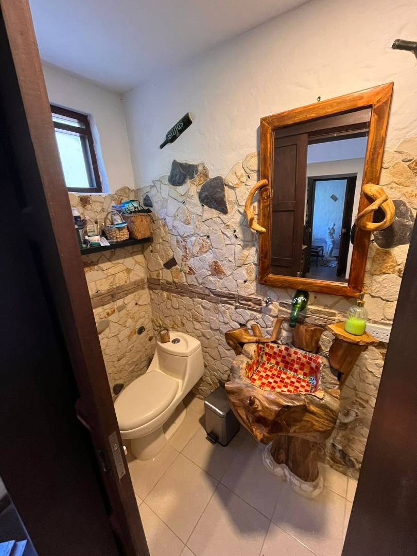 893-4395