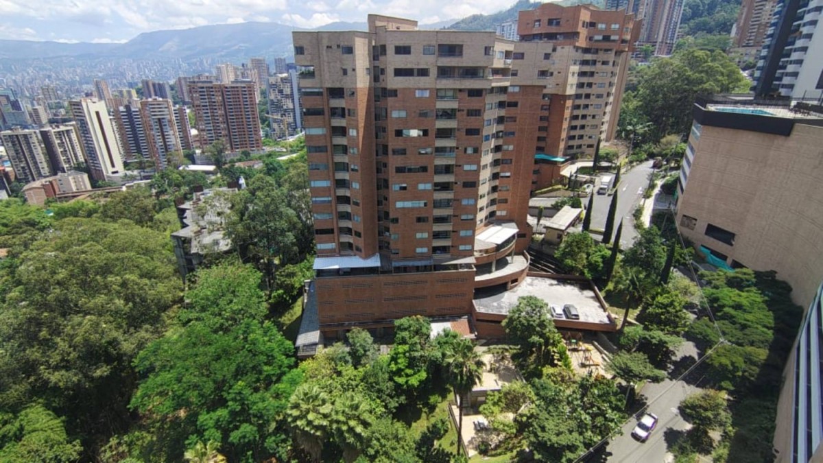 893-3939