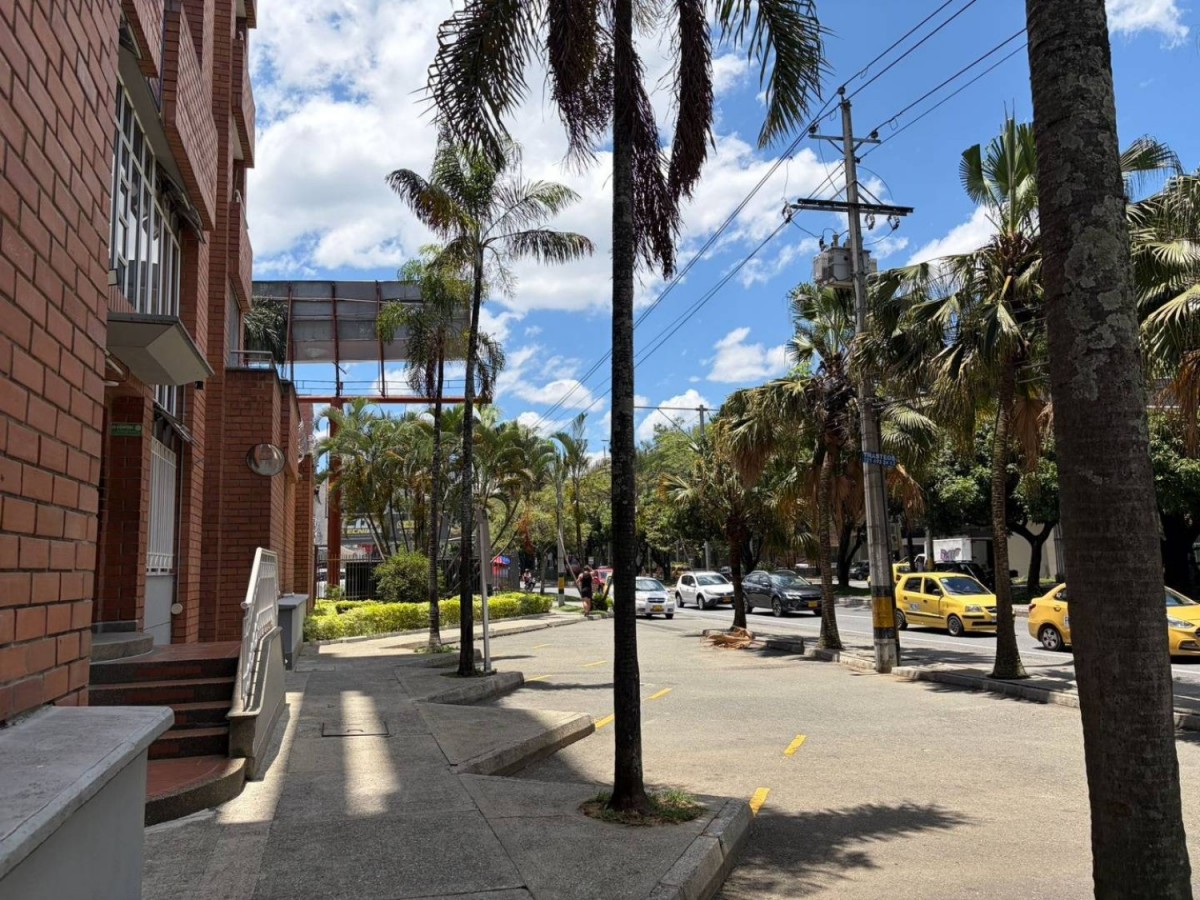 893-4588
